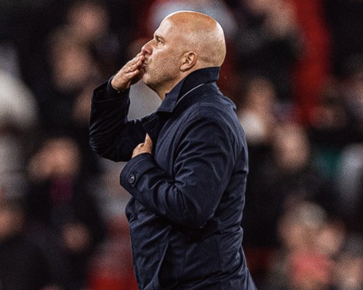 斯洛特展望利物浦与利兹联之战：正视挑战，全力冲刺