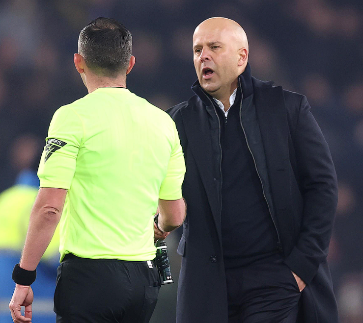 斯洛特展望利物浦与利兹联之战：正视挑战，全力冲刺