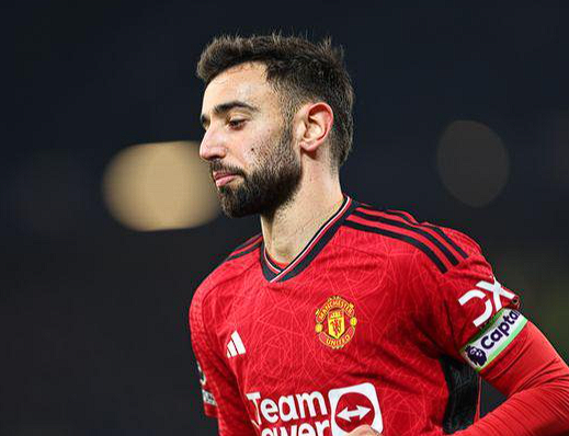 曼联中场核心B费本赛季英超数据领跑，多项进攻指标彰显统治力